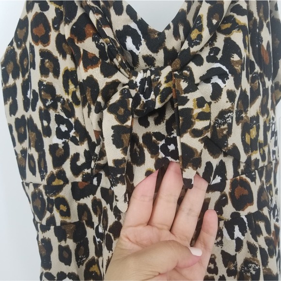 Almost Famous Cut-Out Bow Tie Front Leopard Print Romper Size Large NEW - Picture 4 of 10